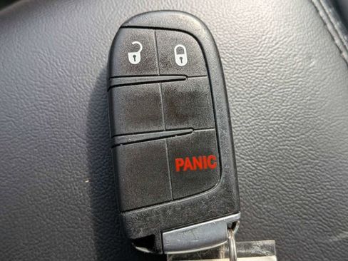 Used 2022 Jeep Grand Cherokee Laredo E RWD image 30