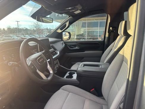 Used 2023 GMC Yukon SLE w/ LPO, Floor Liner Package image 11