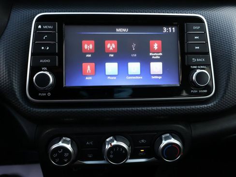 Used 2022 Nissan Kicks S image 24