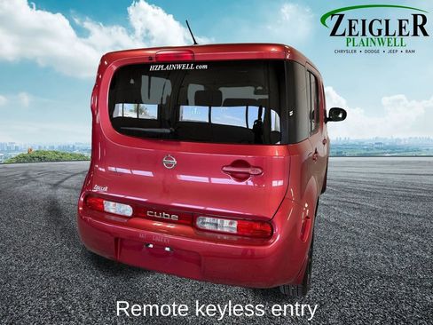 Used 2009 Nissan Cube 1.8 S w/ Interior Designer Pkg FWD image 5