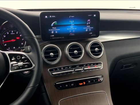 Used 2022 Mercedes-Benz GLC 300 image 7