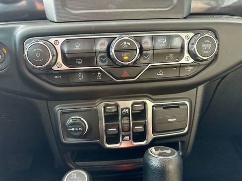 Used 2023 Jeep Wrangler Unlimited Sport AWD/4WD image 17