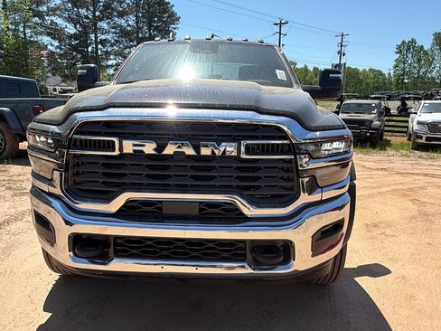 New 2026 RAM 5500 Tradesman w/ Chrome Appearance Group AWD/4WD image 3