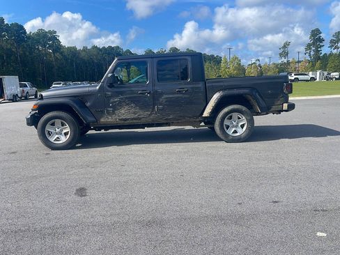 Used 2022 Jeep Gladiator Sport AWD/4WD image 4