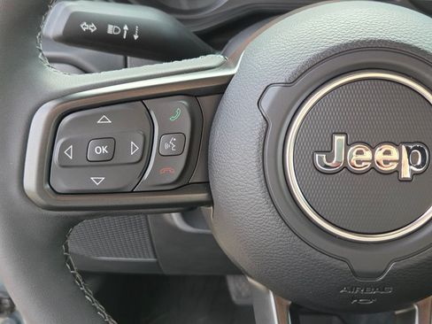 Used 2026 Jeep Gladiator Rubicon AWD/4WD image 24