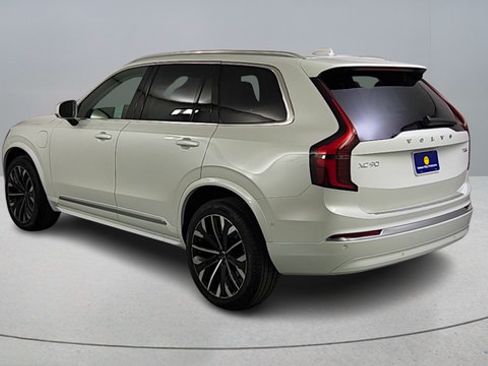 New 2026 Volvo XC90 T8 Ultra w/ Protection Package Premier AWD/4WD image 5