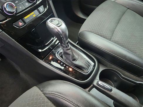 Used 2021 Buick Encore Preferred image 16