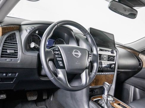 Used 2024 Nissan Armada SL image 19