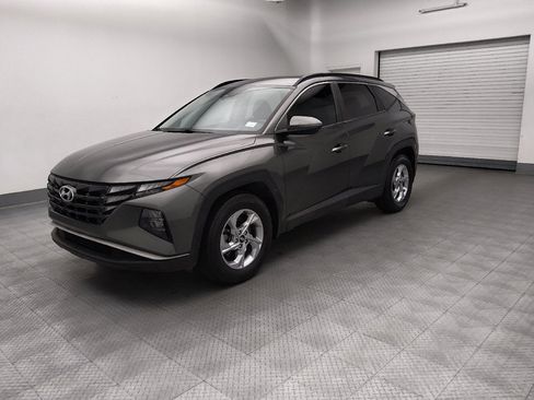 Used 2022 Hyundai Tucson SEL FWD image 2