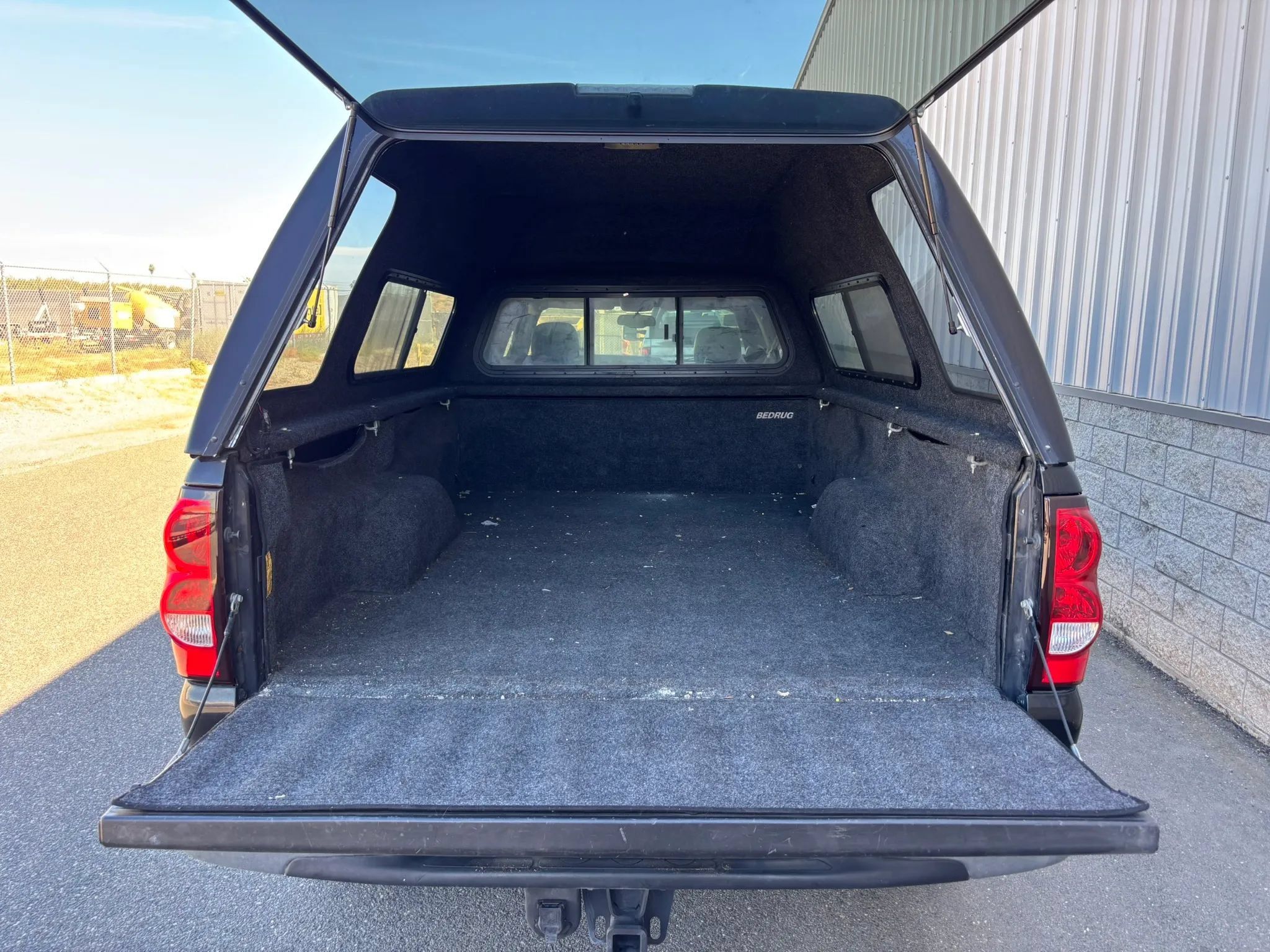Used 2004 Chevrolet Silverado 2500 LT w/ Skid Plate Package AWD/4WD image 21