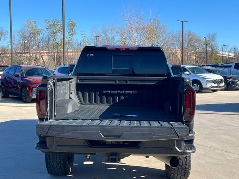 Used 2023 GMC Sierra 2500 Denali w/ Denali Black Diamond Edition image 15