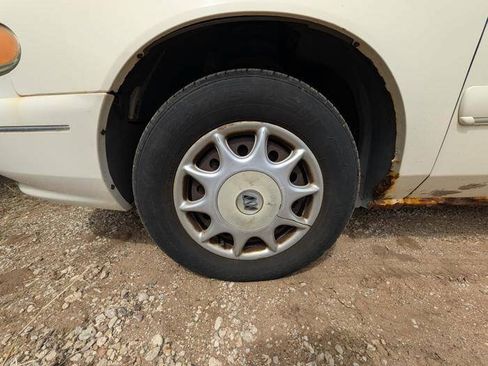 Used 2001 Buick Century Custom w/ Premium Pkg FWD image 11