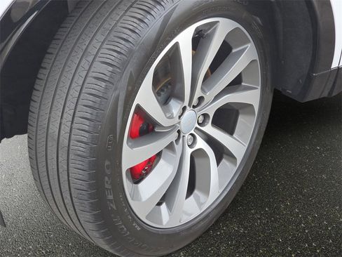 Certified 2025 Land Rover Discovery Sport Dynamic SE image 35