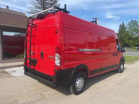 Used 2022 RAM ProMaster 2500 w/ Interior LED Lighting Group FWD image 2