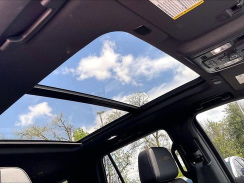 Used 2023 Chevrolet Tahoe High Country w/ Premium Package image 23