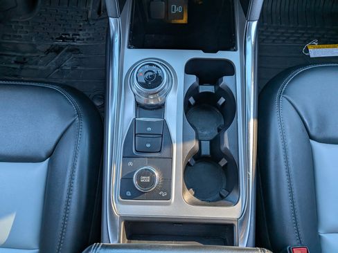 Used 2024 Ford Explorer XLT w/ Equipment Group 202A image 33