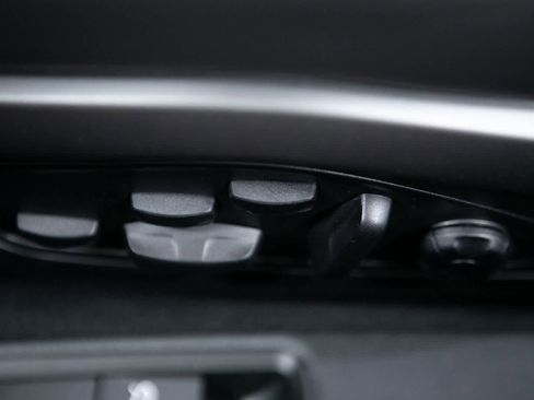 Certified 2025 Porsche 911 Carrera image 17