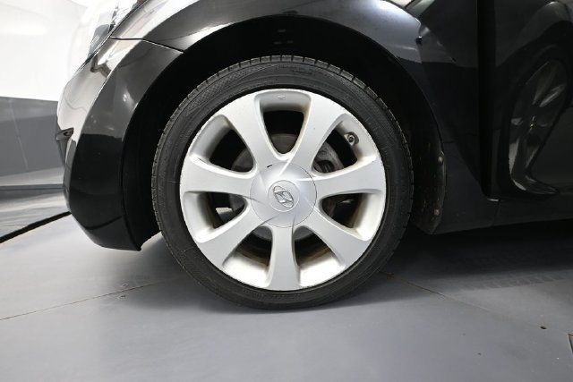 Used 2012 Hyundai Elantra Limited w/ Technology Pkg 5 FWD image 12