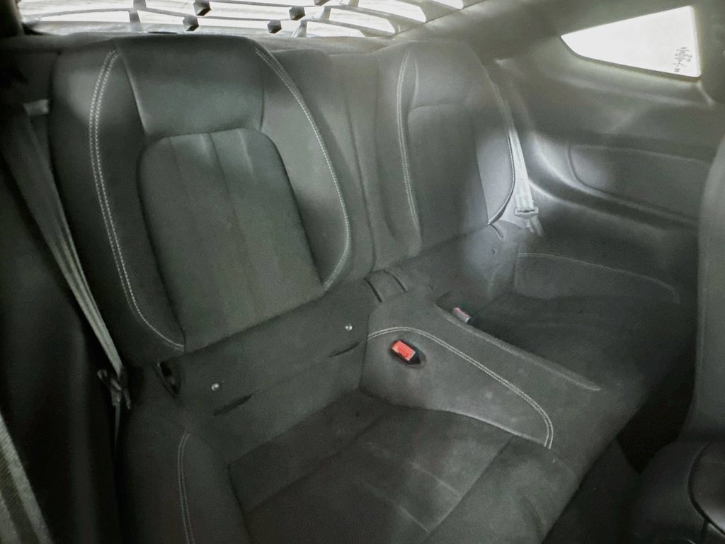 Used 2020 Ford Mustang Coupe RWD image 31