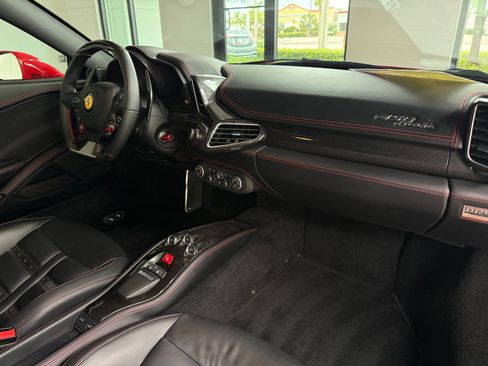Used 2011 Ferrari 458 Italia Coupe RWD image 26
