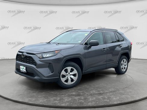 Used 2021 Toyota RAV4 LE AWD/4WD image 3
