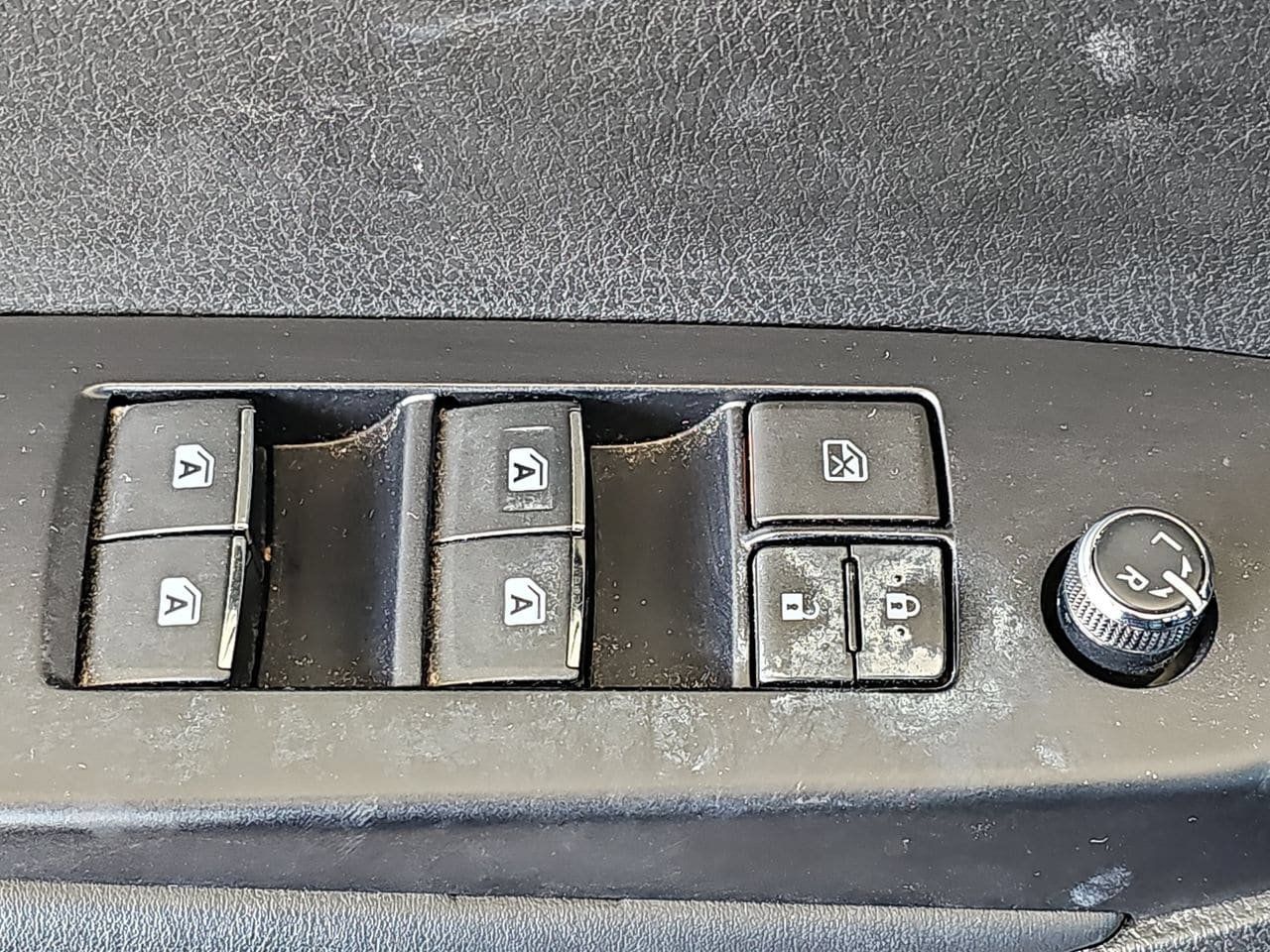 Used 2018 Toyota Highlander Limited w/ Protection Package #3 AWD/4WD image 33