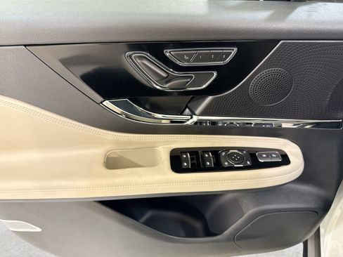 New 2026 Lincoln Corsair Premiere FWD image 12