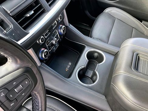 Used 2023 GMC Yukon SLT image 17