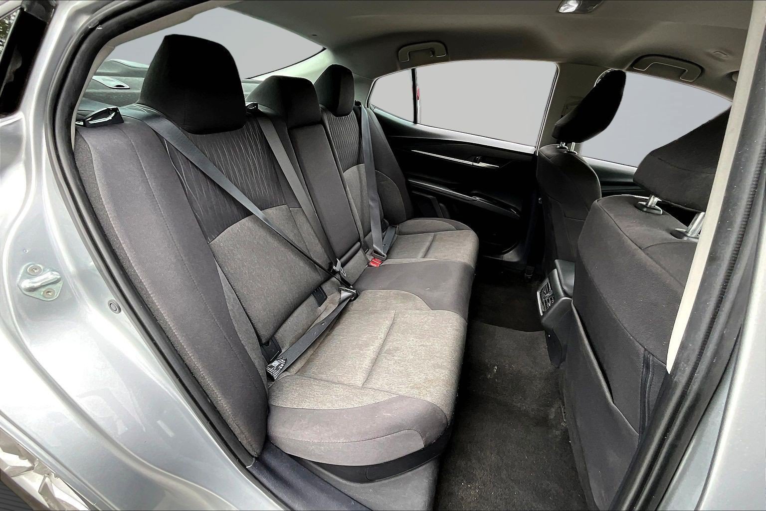 Used 2025 Toyota Camry LE FWD image 23