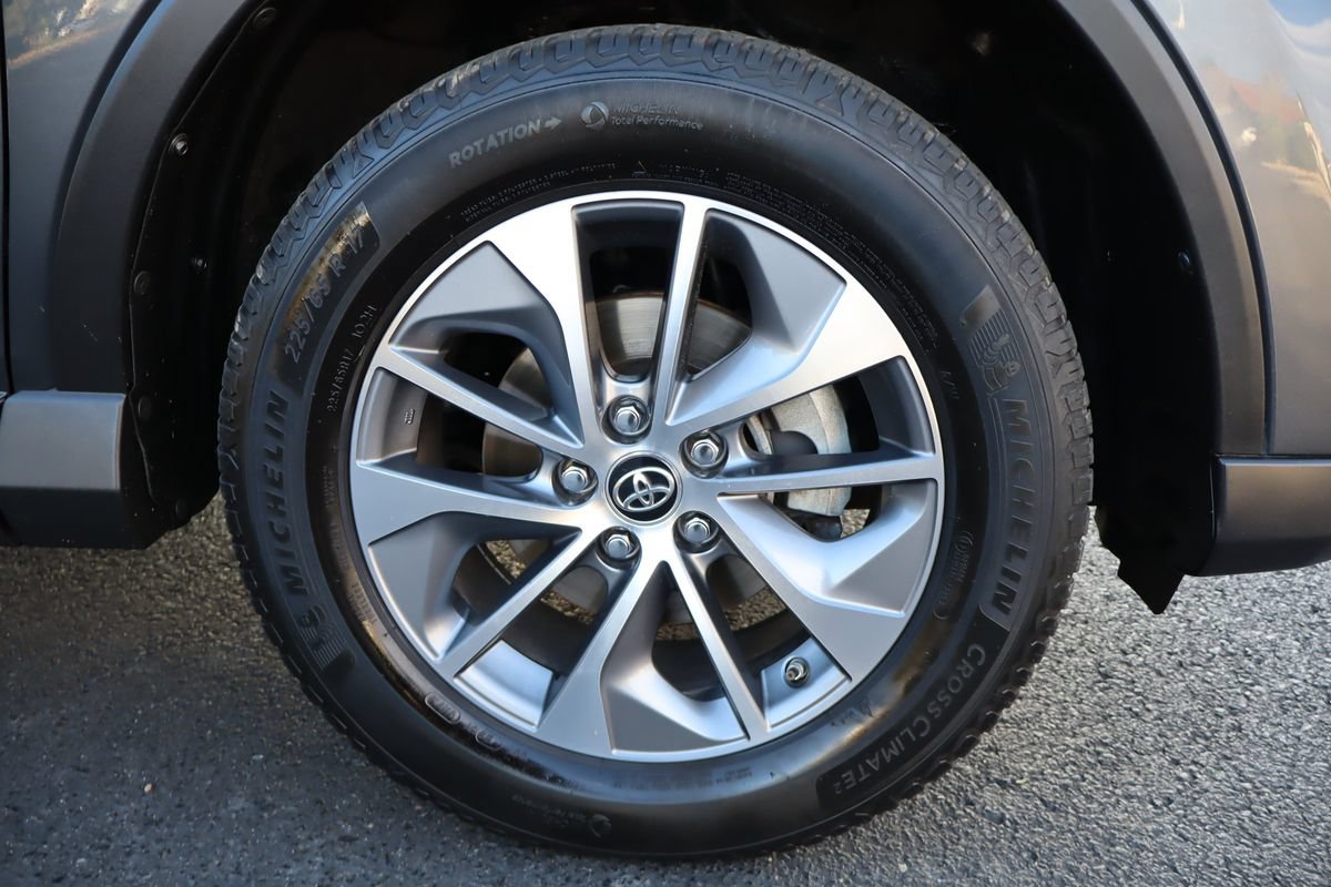 Used 2018 Toyota RAV4 XLE w/ Convenience Package AWD/4WD image 45