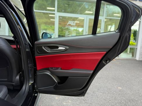 Used 2021 Alfa Romeo Giulia Quadrifoglio image 36