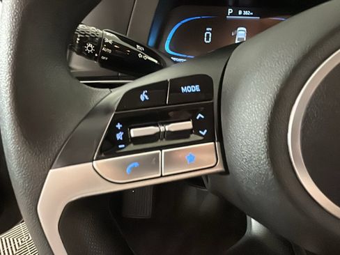 Certified 2024 Hyundai Elantra SE FWD image 19