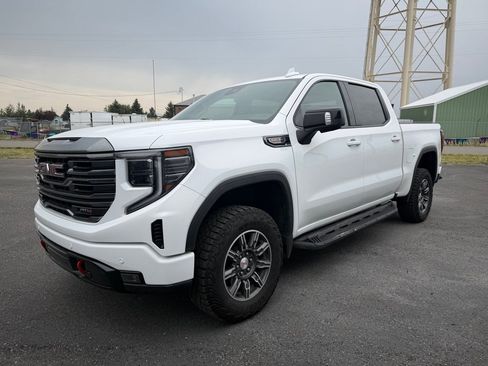 Used 2024 GMC Sierra 1500 AT4 AWD/4WD image 2