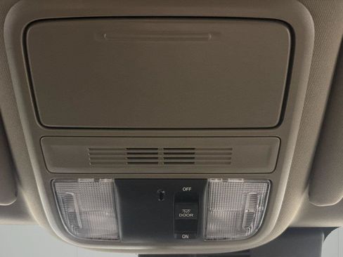 Used 2021 Honda Pilot EX image 21
