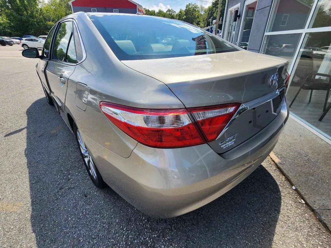 Used 2015 Toyota Camry XLE FWD image 7