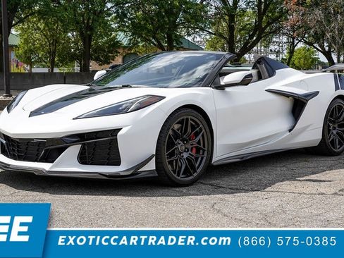 Used 2024 Chevrolet Corvette Z06 w/ Z07 Performance Package RWD image 1