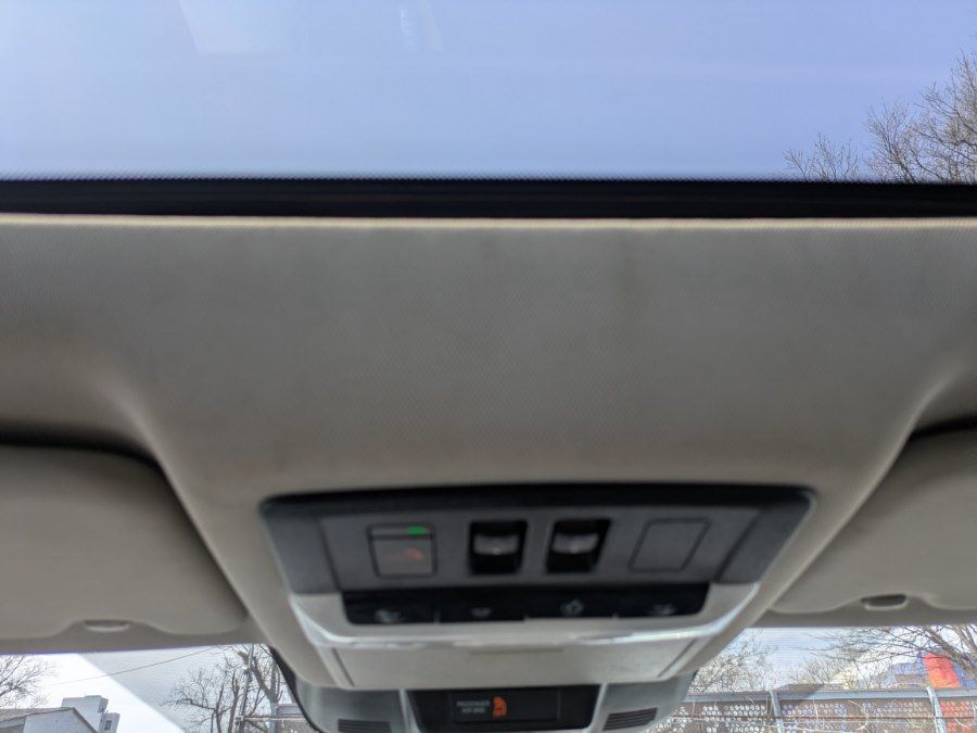 Used 2021 Nissan Rogue SL AWD/4WD image 14