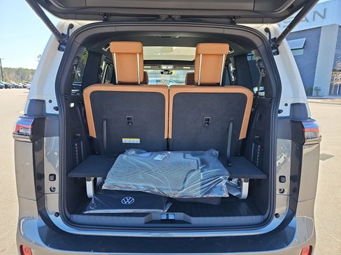 Used 2025 Volkswagen ID. Buzz Pro S Plus image 13