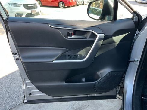 Used 2025 Toyota RAV4 XLE image 20