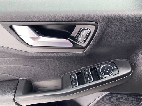 Used 2024 Ford Escape SE image 14