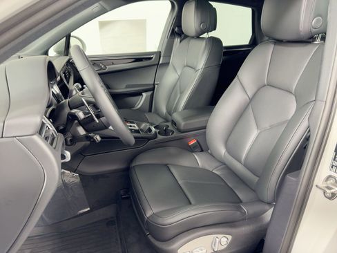 Used 2026 Porsche Macan image 5