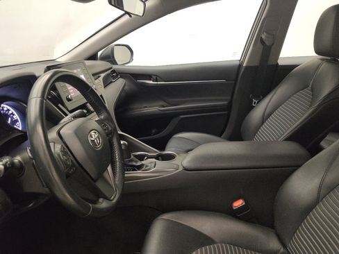 Used 2021 Toyota Camry SE image 17