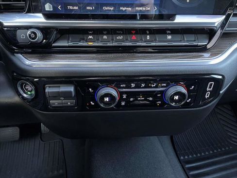 Used 2025 Chevrolet Silverado 1500 LT image 27