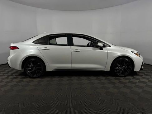 Used 2025 Toyota Corolla SE image 10
