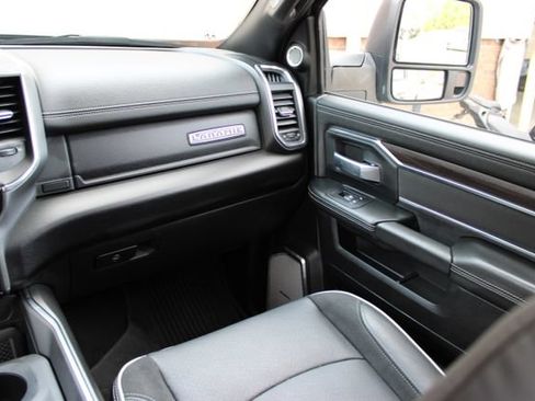 Used 2025 RAM 2500 Laramie AWD/4WD image 49
