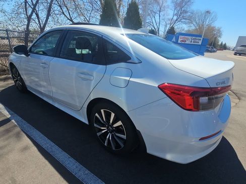 Used 2024 Honda Civic EX image 4