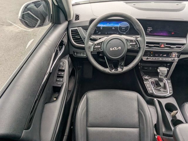 Used 2025 Kia Seltos EX w/ EX Sunroof Package AWD/4WD image 16