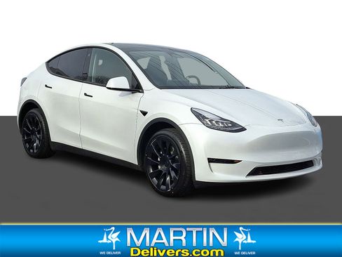 Used 2023 Tesla Model Y Long Range image 1