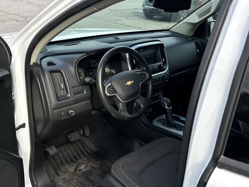 Used 2022 Chevrolet Colorado LT w/ Fleet Safety Package image 18