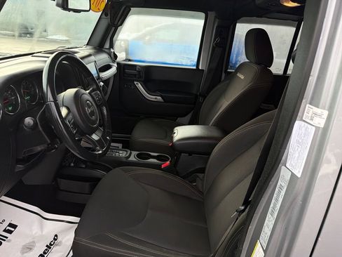 Used 2017 Jeep Wrangler Unlimited Sahara image 10